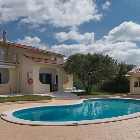 Akivillas Pera Lapis